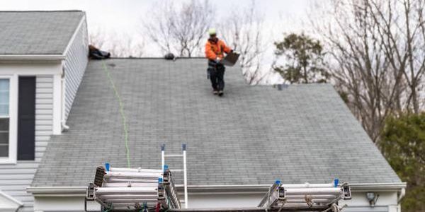 Enhancing Curb Appeal with a New Roof in Urbandale